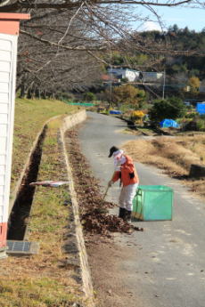 草刈り風景　農道側